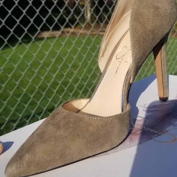 Jessica Simpsons Pump heels olive green size 6 worn once - Picture 4 of 8